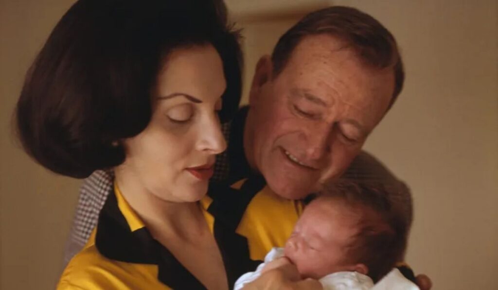 how many kids did john wayne have
