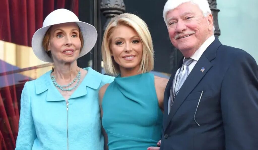 mark consuelos parents